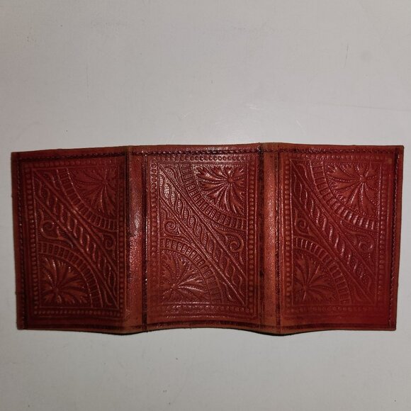 Vintage Leather Embossed Wallet *AS IS PLEASE READ* - Picture 4 of 9